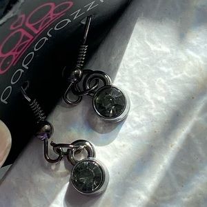 3 for $9 🌼Black hanging earrings